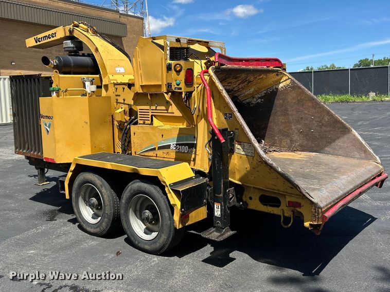 image for item FC5480 2008 Vermeer BC2100XL wood chipper