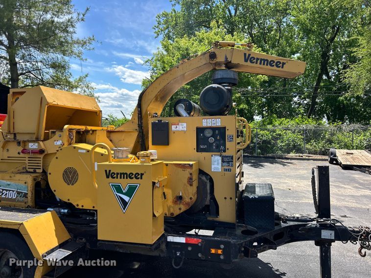 image for item FC5480 2008 Vermeer BC2100XL wood chipper