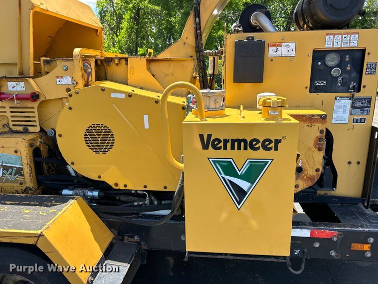 image for item FC5480 2008 Vermeer BC2100XL wood chipper