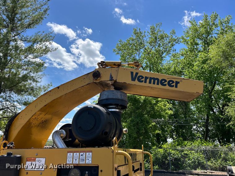 image for item FC5480 2008 Vermeer BC2100XL wood chipper