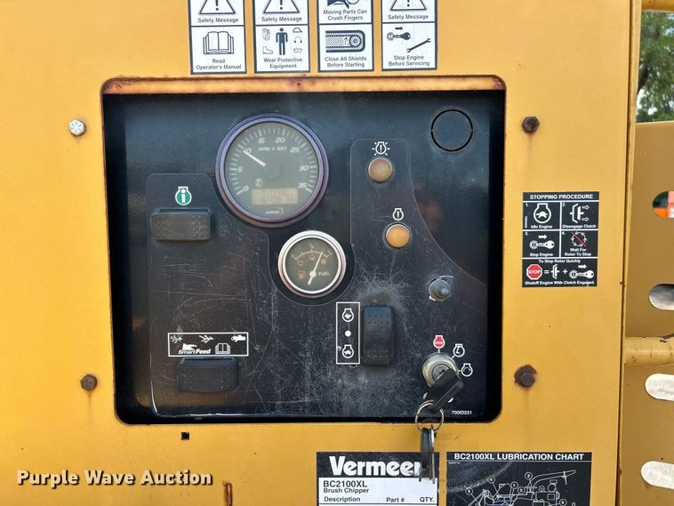 image for item FC5480 2008 Vermeer BC2100XL wood chipper