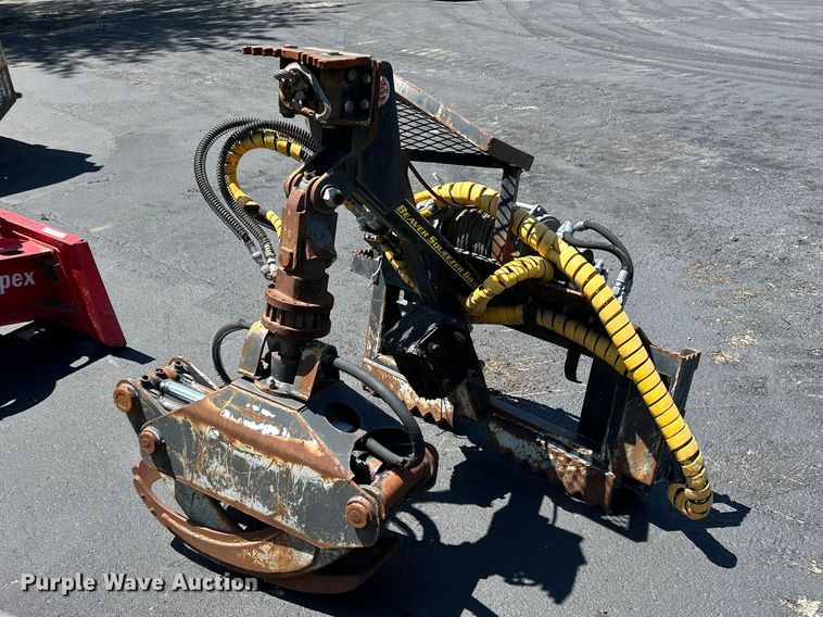image for item FC5482 Beaver Squeezer Grapple skid steer grapple