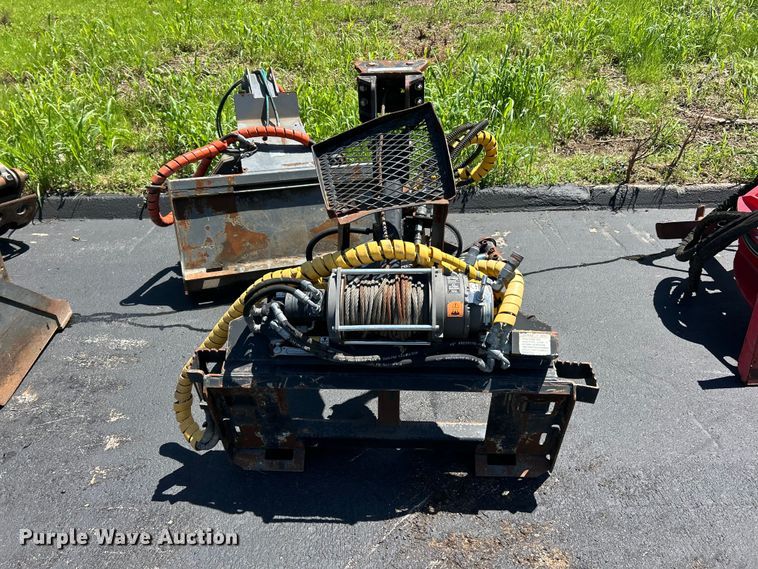 image for item FC5482 Beaver Squeezer Grapple skid steer grapple