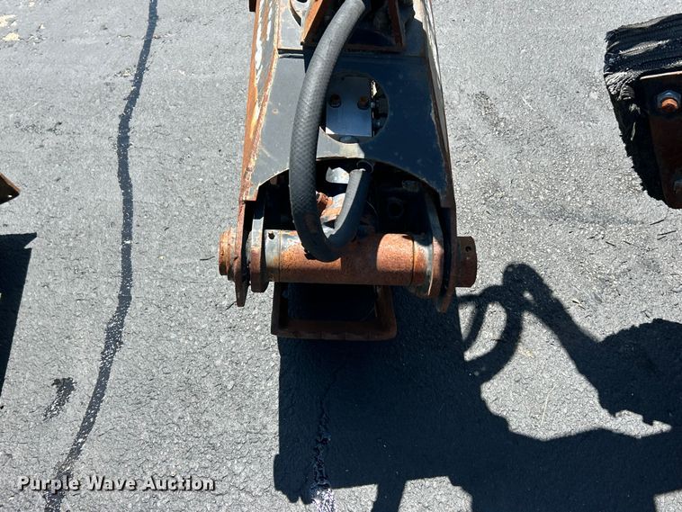 image for item FC5482 Beaver Squeezer Grapple skid steer grapple