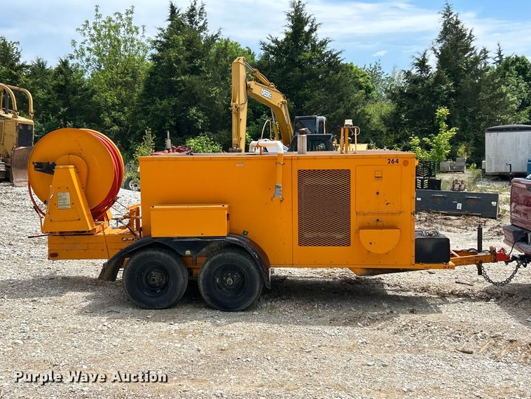 image for item FC5505 1995 Sewer Equipment Co. Of America 747FR2000 sewer jettter trailer