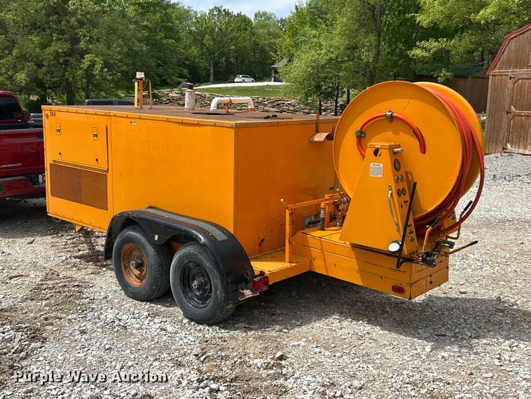 image for item FC5505 1995 Sewer Equipment Co. Of America 747FR2000 sewer jettter trailer