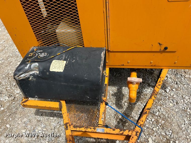 image for item FC5505 1995 Sewer Equipment Co. Of America 747FR2000 sewer jettter trailer
