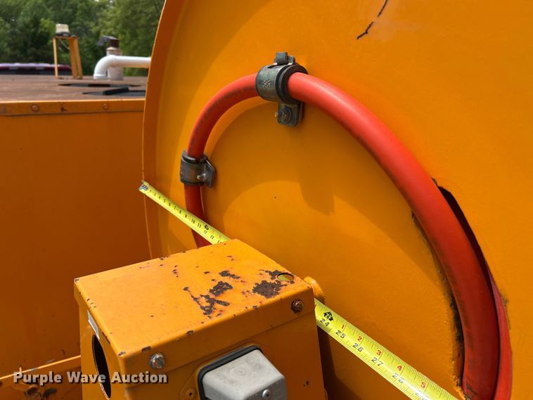 image for item FC5505 1995 Sewer Equipment Co. Of America 747FR2000 sewer jettter trailer