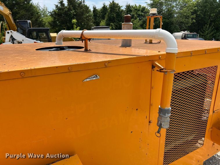 image for item FC5505 1995 Sewer Equipment Co. Of America 747FR2000 sewer jettter trailer