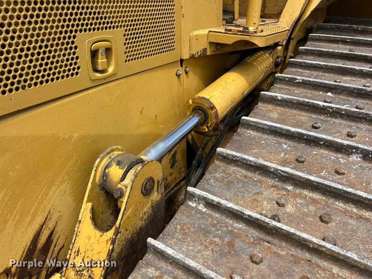 image for item FC5506 2004 Caterpillar D5NXL dozer