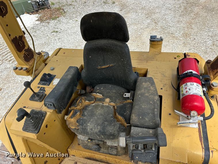 image for item FC5506 2004 Caterpillar D5NXL dozer