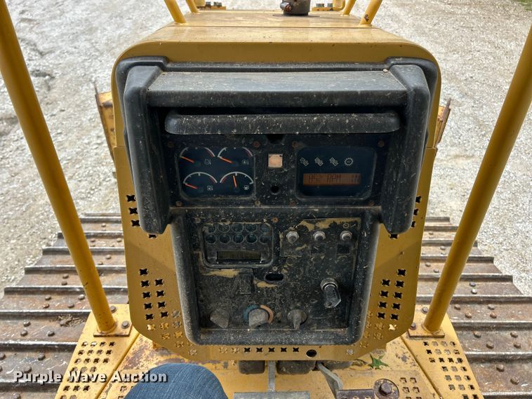 image for item FC5506 2004 Caterpillar D5NXL dozer