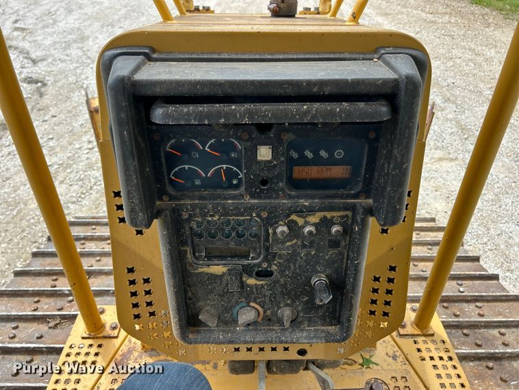 image for item FC5506 2004 Caterpillar D5NXL dozer