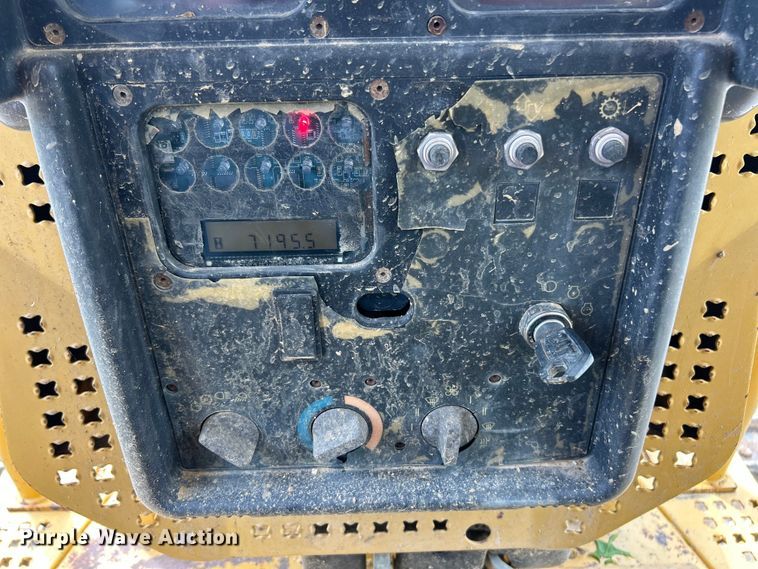 image for item FC5506 2004 Caterpillar D5NXL dozer