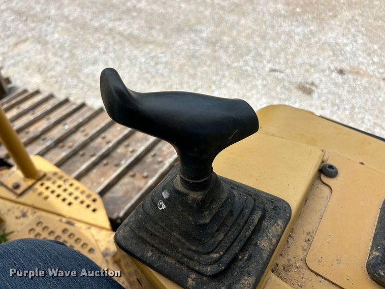 image for item FC5506 2004 Caterpillar D5NXL dozer