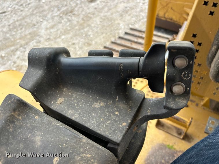 image for item FC5506 2004 Caterpillar D5NXL dozer