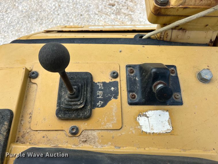 image for item FC5506 2004 Caterpillar D5NXL dozer