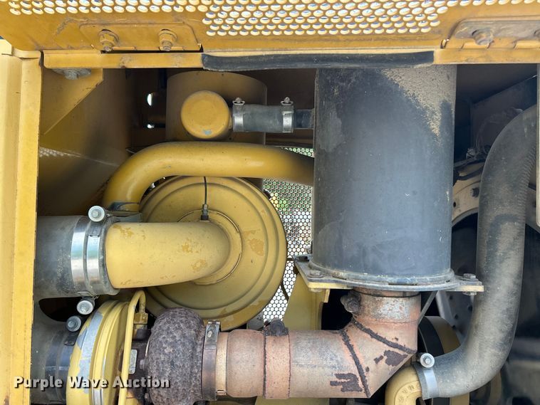 image for item FC5506 2004 Caterpillar D5NXL dozer