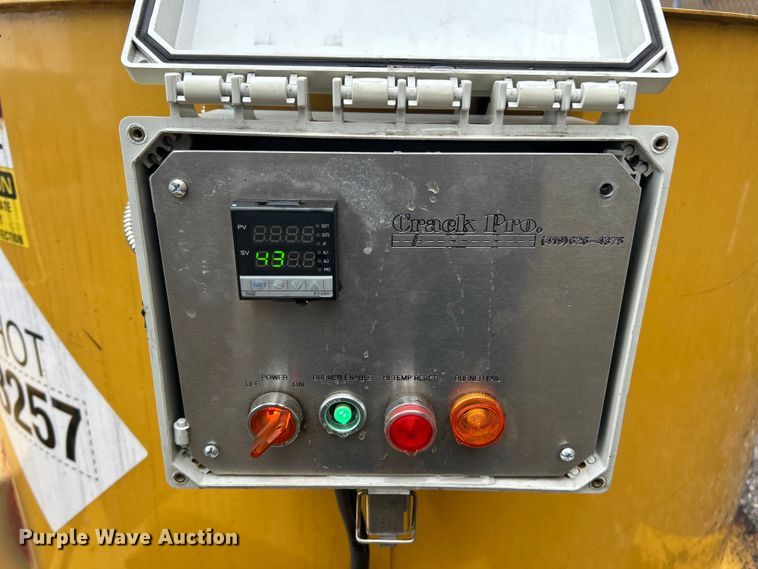 image for item FC5509 2024 Seal Master Crack Pro CP-125 melter applicator