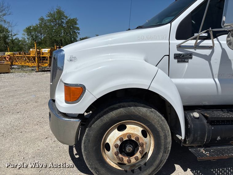 image for item FC5580 2011 Ford F750 Super Duty XL dump truck