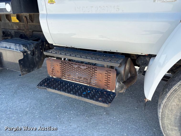 image for item FC5580 2011 Ford F750 Super Duty XL dump truck