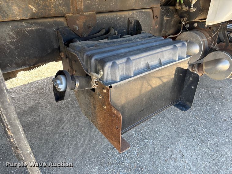 image for item FC5580 2011 Ford F750 Super Duty XL dump truck