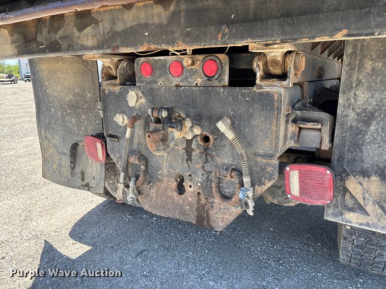 image for item FC5580 2011 Ford F750 Super Duty XL dump truck