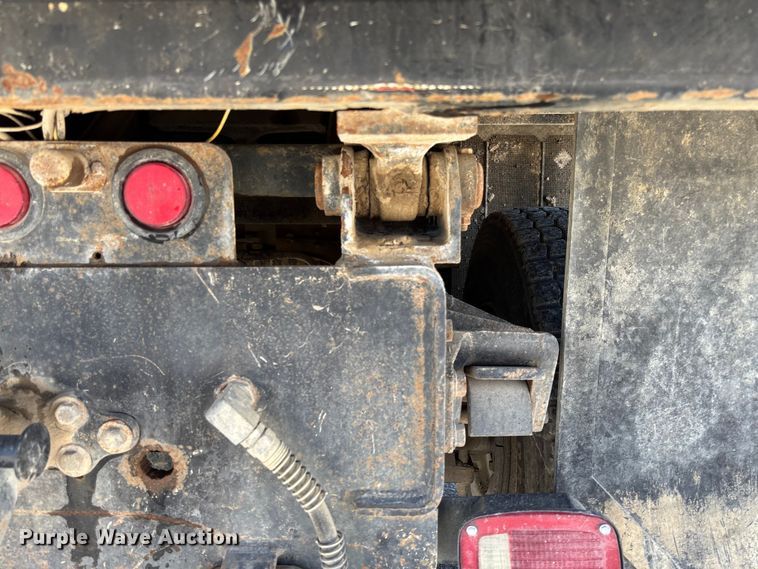 image for item FC5580 2011 Ford F750 Super Duty XL dump truck