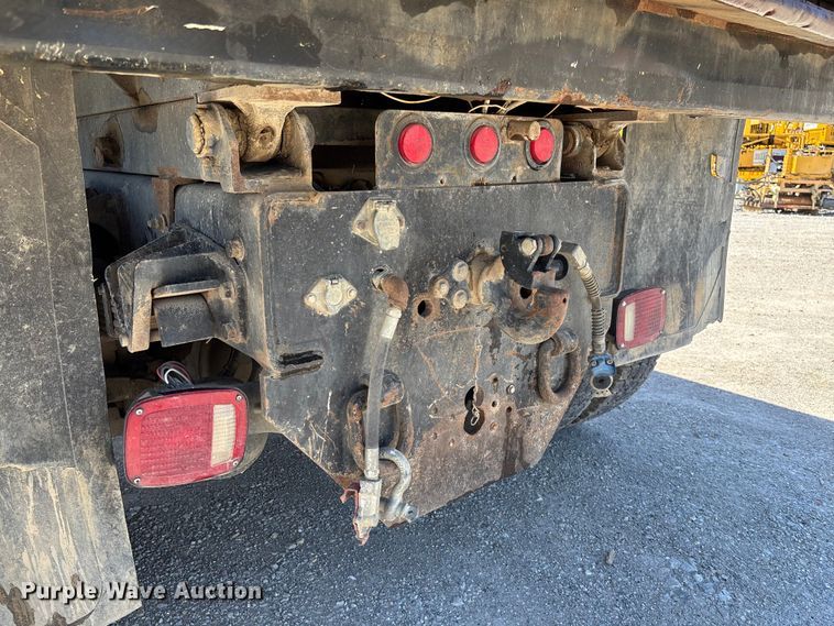 image for item FC5580 2011 Ford F750 Super Duty XL dump truck