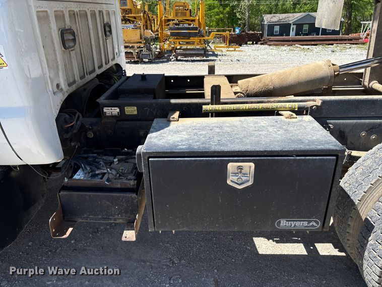 image for item FC5580 2011 Ford F750 Super Duty XL dump truck