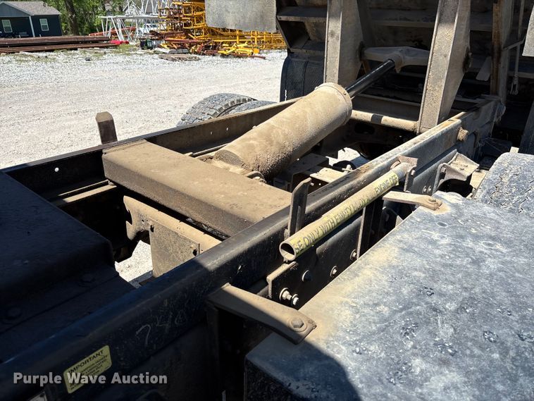 image for item FC5580 2011 Ford F750 Super Duty XL dump truck