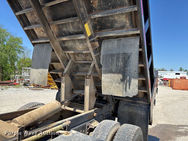 image for item FC5580 2011 Ford F750 Super Duty XL dump truck
