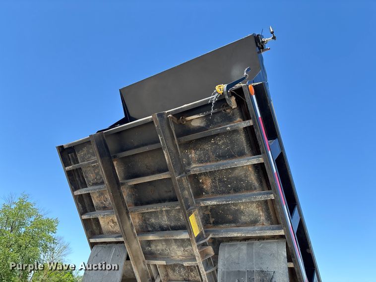 image for item FC5580 2011 Ford F750 Super Duty XL dump truck