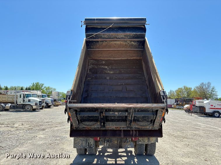 image for item FC5580 2011 Ford F750 Super Duty XL dump truck