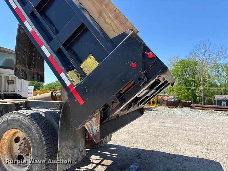 image for item FC5580 2011 Ford F750 Super Duty XL dump truck