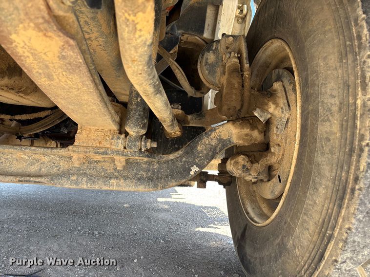 image for item FC5580 2011 Ford F750 Super Duty XL dump truck