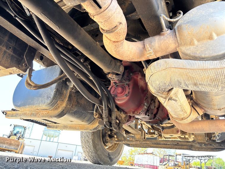 image for item FC5580 2011 Ford F750 Super Duty XL dump truck