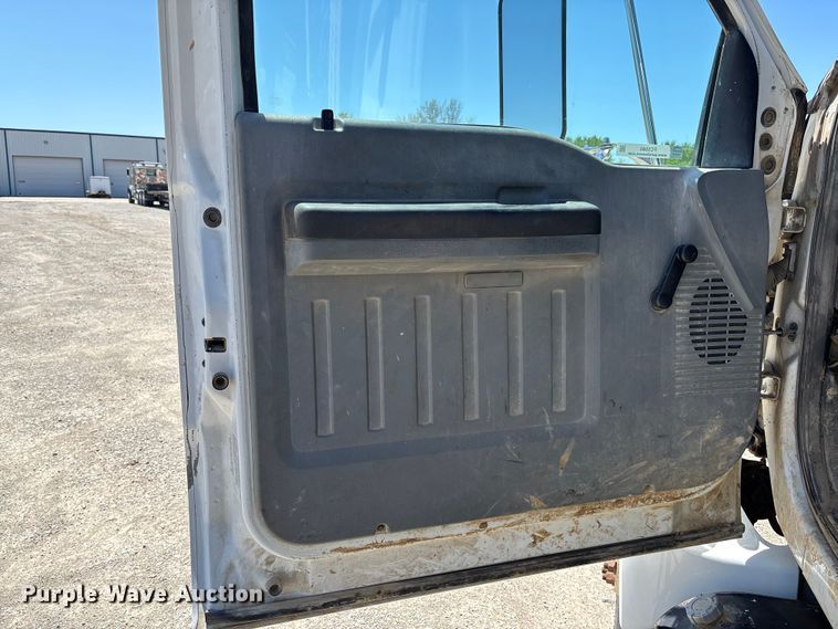 image for item FC5580 2011 Ford F750 Super Duty XL dump truck