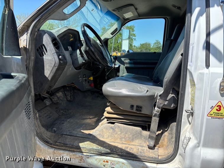 image for item FC5580 2011 Ford F750 Super Duty XL dump truck