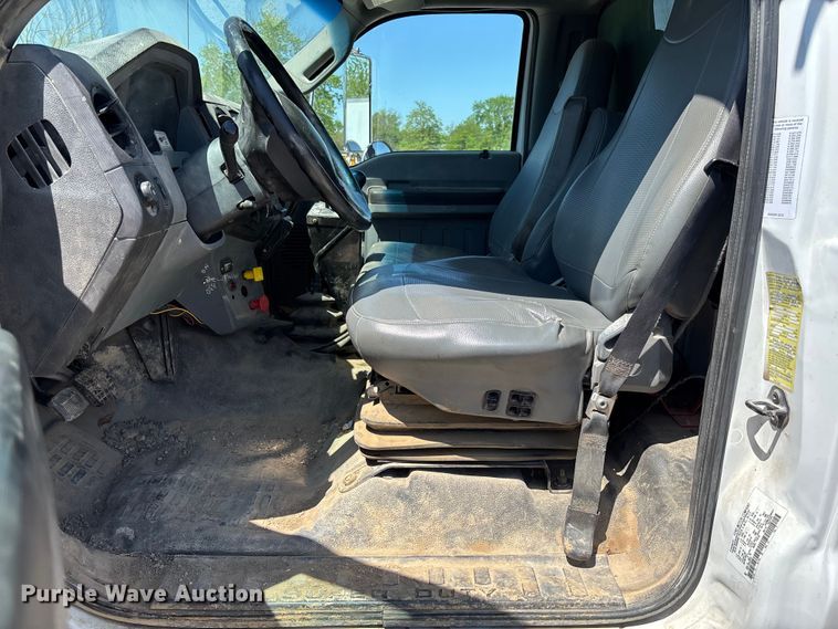 image for item FC5580 2011 Ford F750 Super Duty XL dump truck