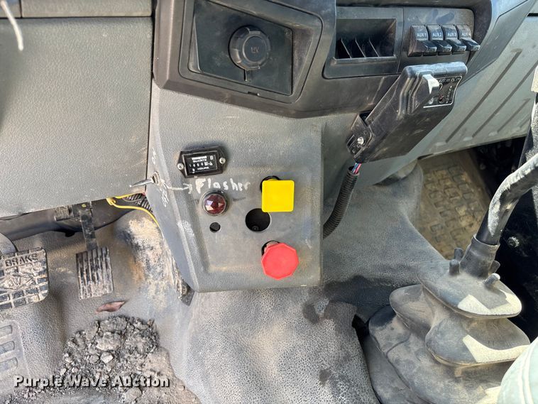 image for item FC5580 2011 Ford F750 Super Duty XL dump truck