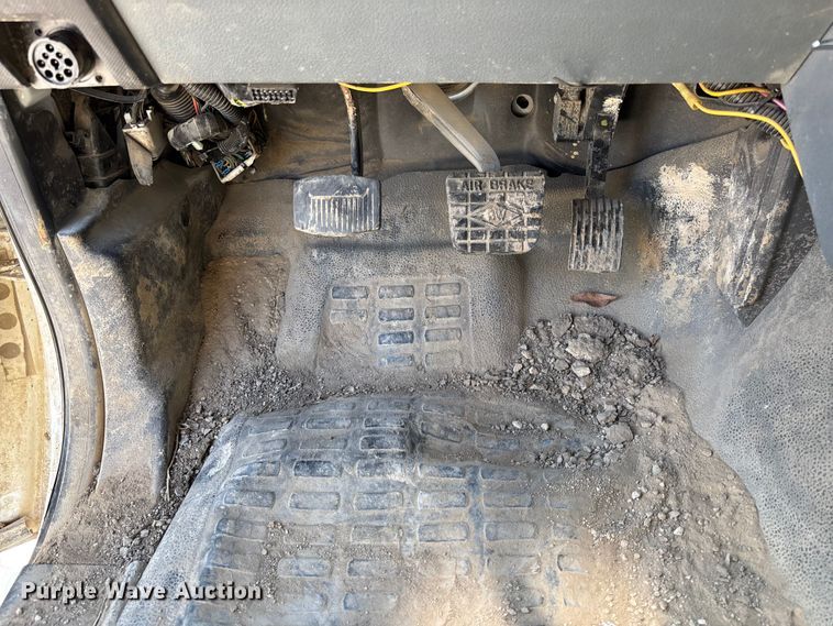 image for item FC5580 2011 Ford F750 Super Duty XL dump truck