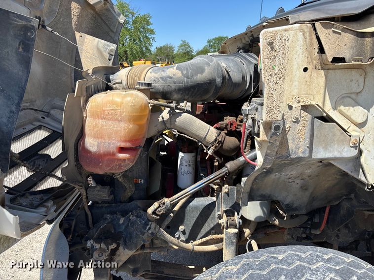 image for item FC5580 2011 Ford F750 Super Duty XL dump truck