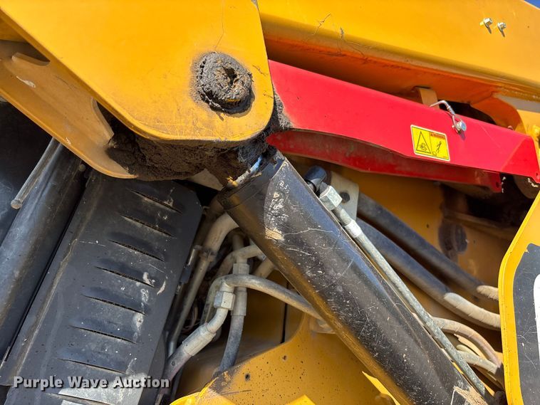 image for item FC5585 2018 Caterpillar 299D2 tracked skid steer loader