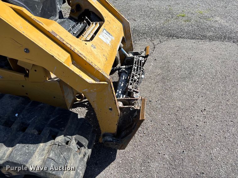 image for item FC5585 2018 Caterpillar 299D2 tracked skid steer loader