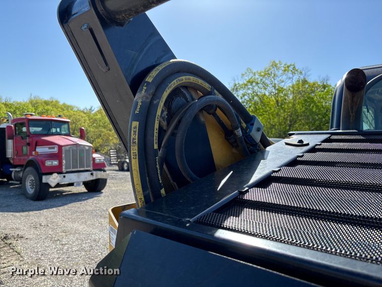 image for item FC5585 2018 Caterpillar 299D2 tracked skid steer loader