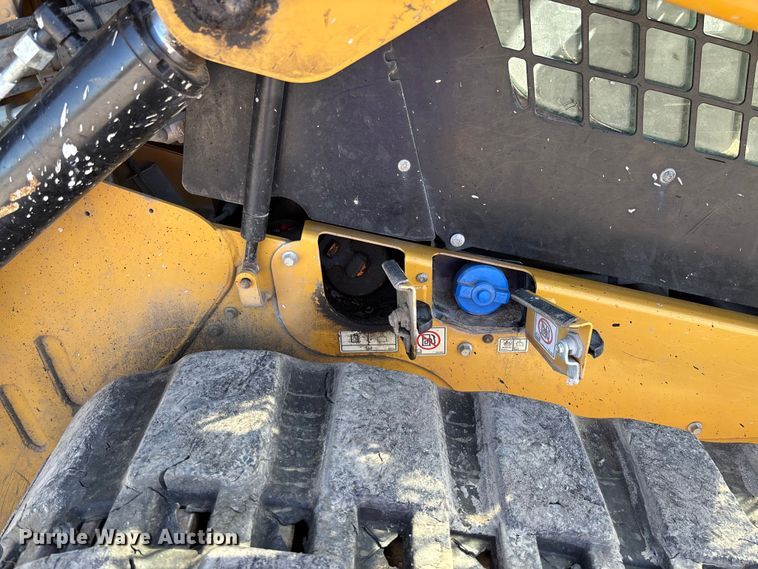 image for item FC5585 2018 Caterpillar 299D2 tracked skid steer loader