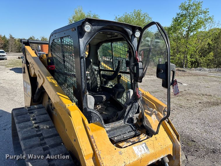 image for item FC5585 2018 Caterpillar 299D2 tracked skid steer loader