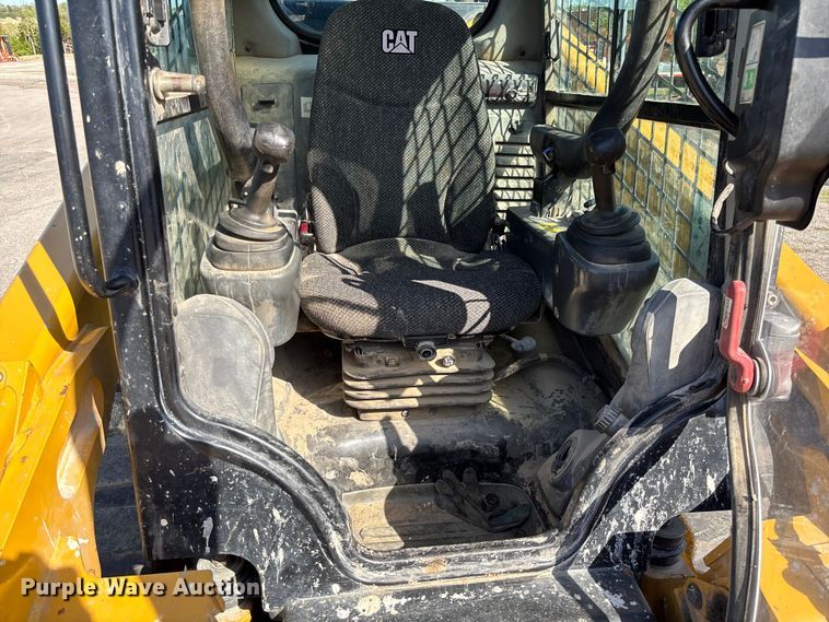 image for item FC5585 2018 Caterpillar 299D2 tracked skid steer loader