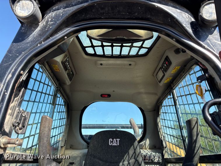 image for item FC5585 2018 Caterpillar 299D2 tracked skid steer loader